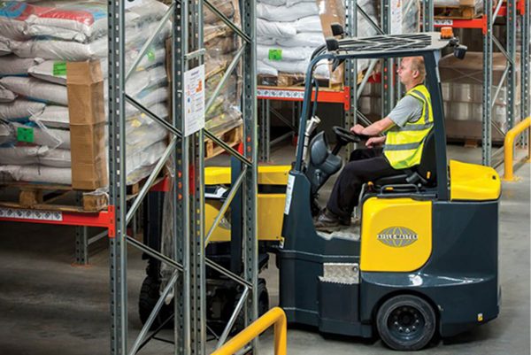 AISLE-MASTER 15SE NARROW AISLE FORKLIFT