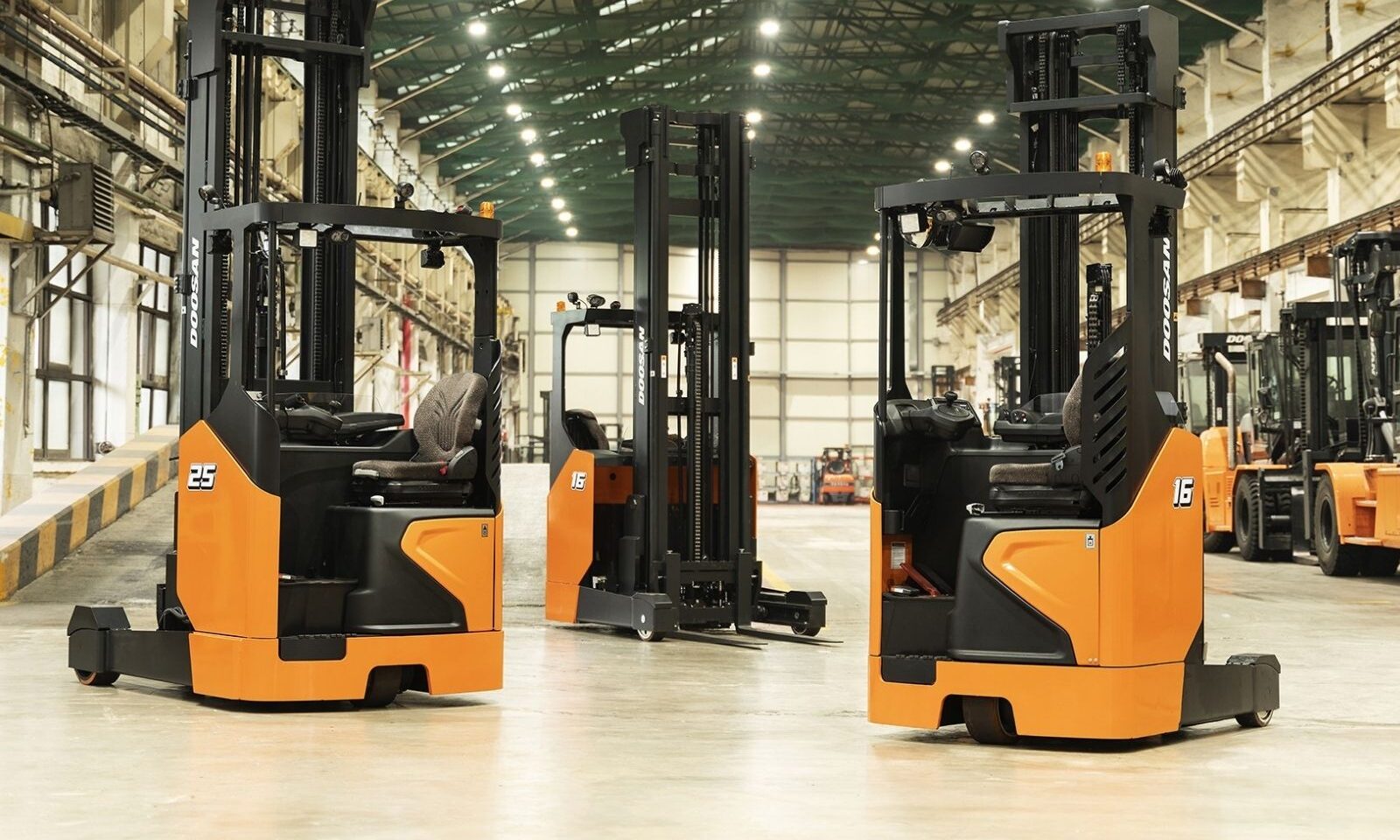 Doosan | BOOST Productivity with Doosan 9-Series Reach Trucks | Blog