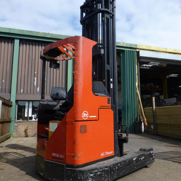 BT REACH TRUCK
