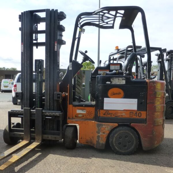 USED BENDI ARTICULATED FORKLIFT